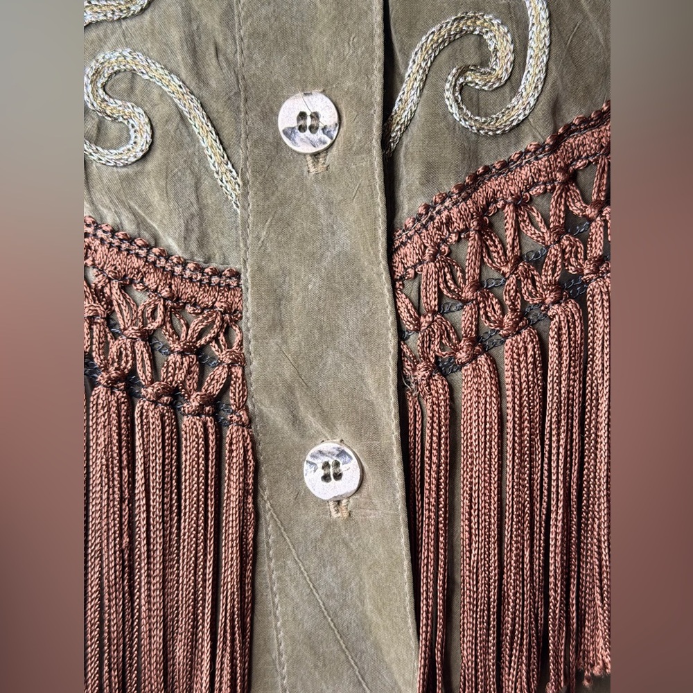 Caché Vintage Olive Fringe Western Blouse Medium Boho Embroidered USA - Picture 11 of 11